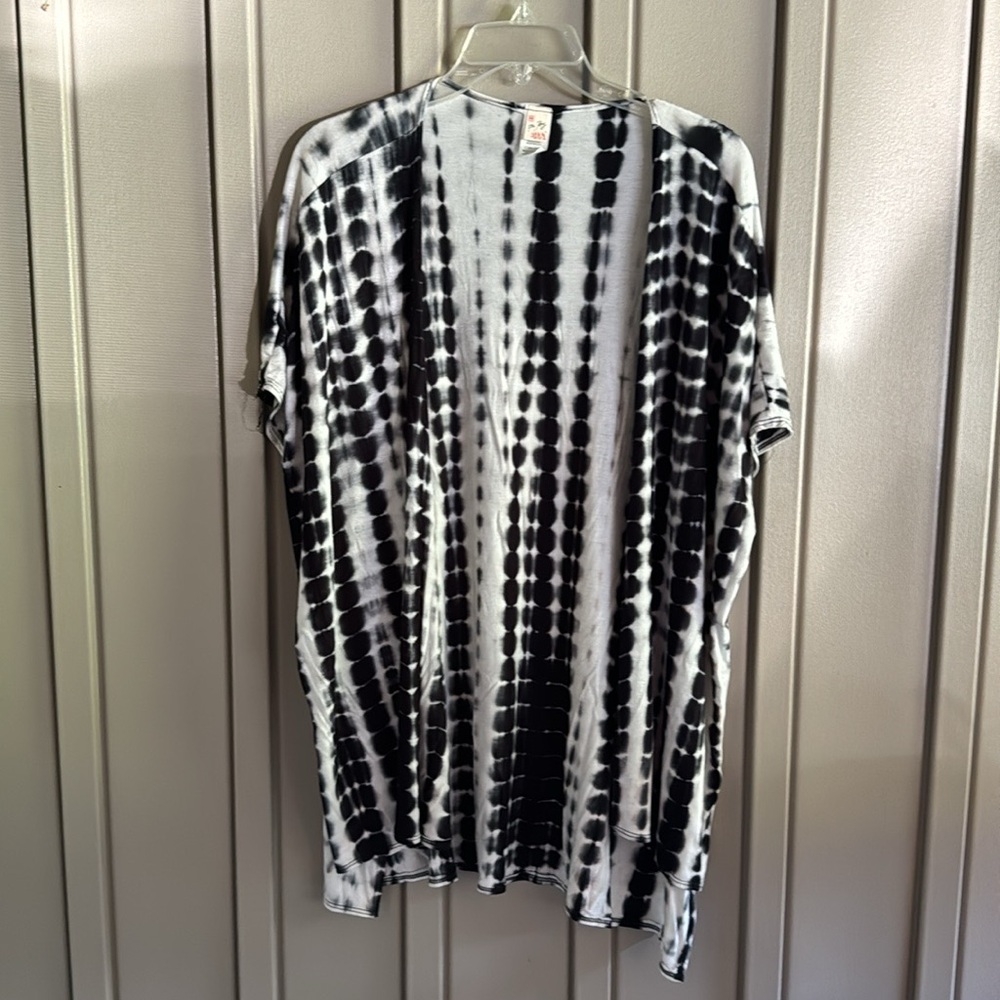 7th Ray Black & White Short Sleeve Cover Up size Small